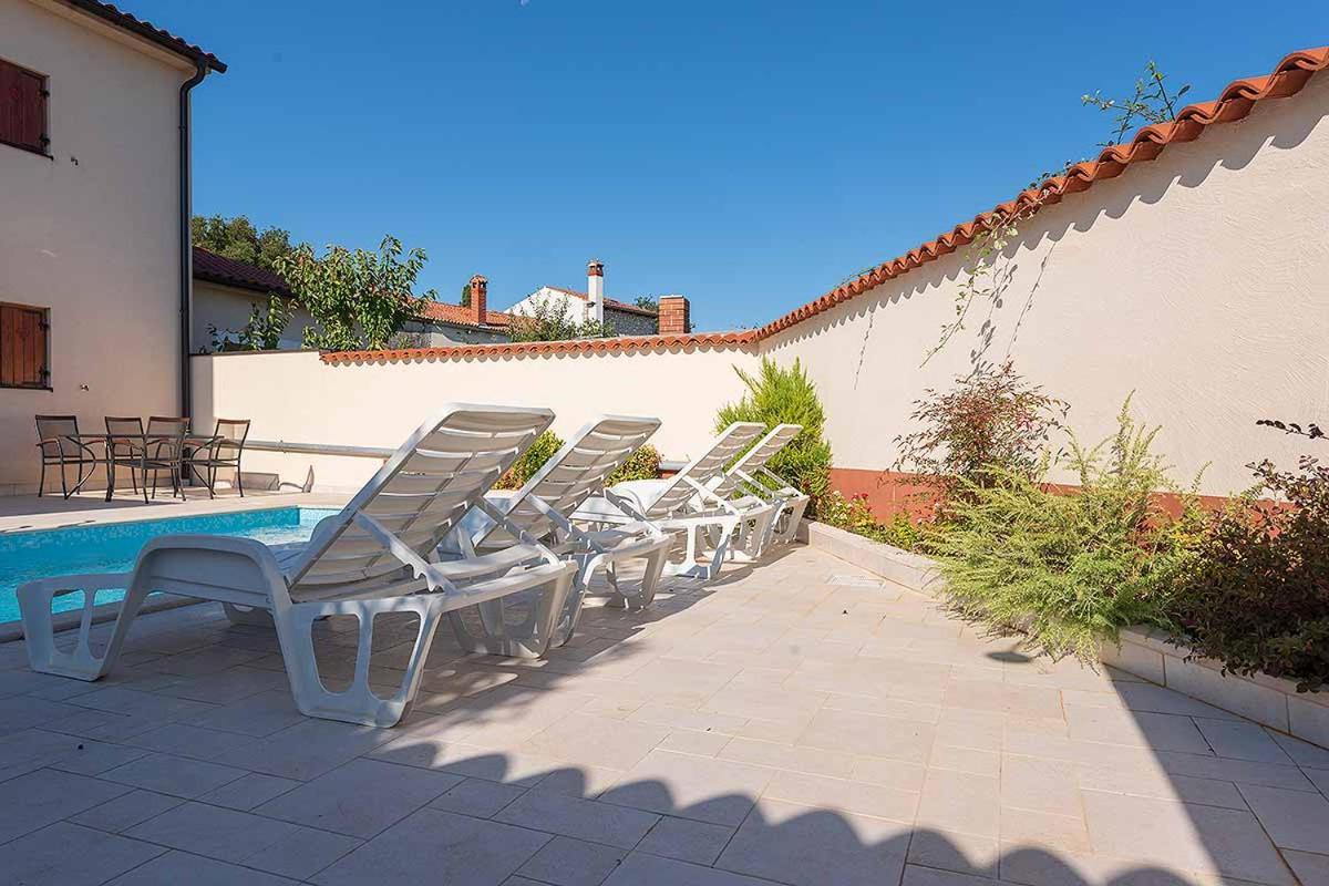 Villa House Melly With Swimming Pool Rovinjsko Selo Exterior foto