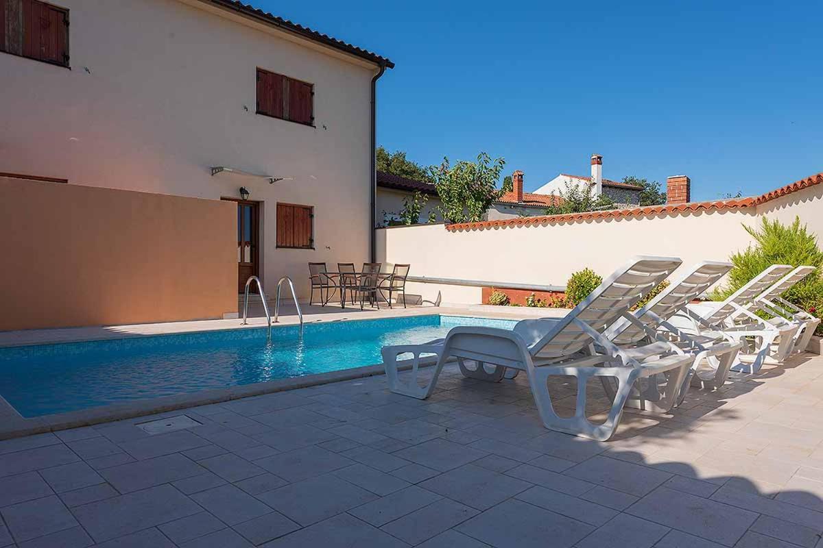 Villa House Melly With Swimming Pool Rovinjsko Selo Exterior foto