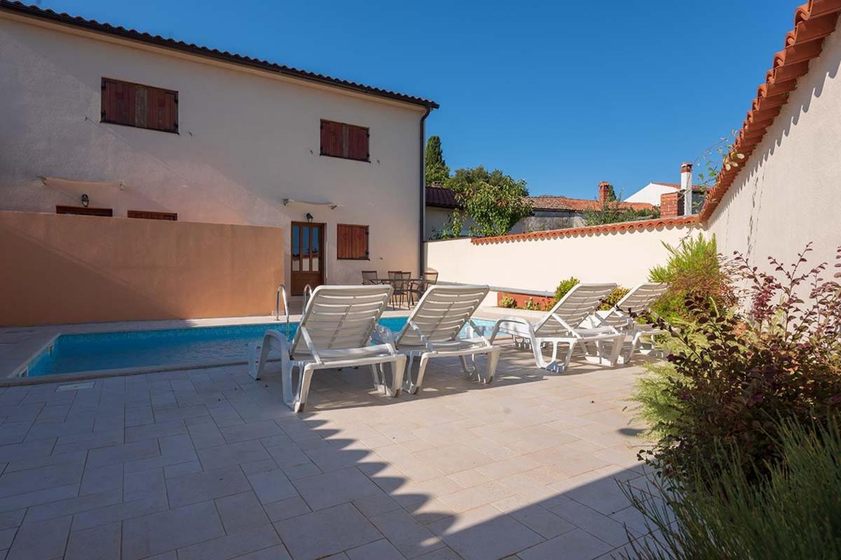 Villa House Melly With Swimming Pool Rovinjsko Selo Exterior foto